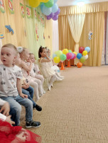Первый выпускной "Клубничек" Первый выпускной "Клубничек".
